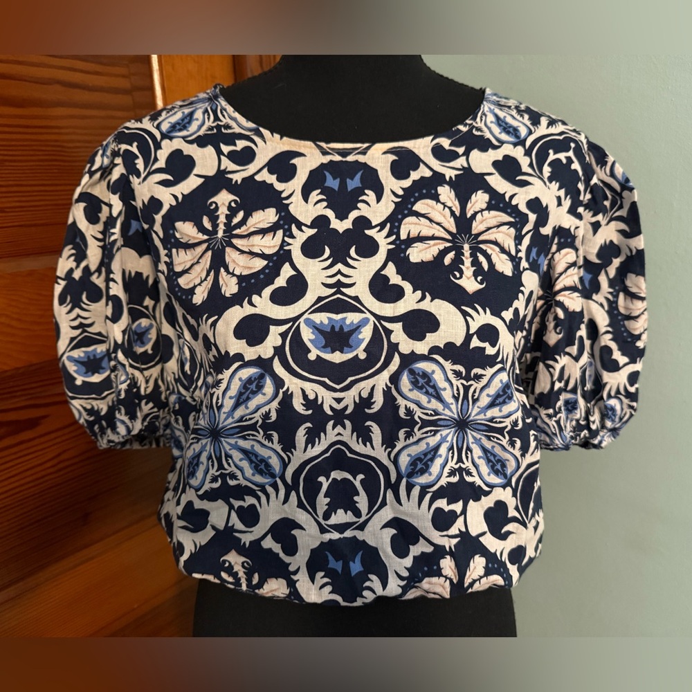 Rachel Zoe Cropped Floral Top ~ Size large